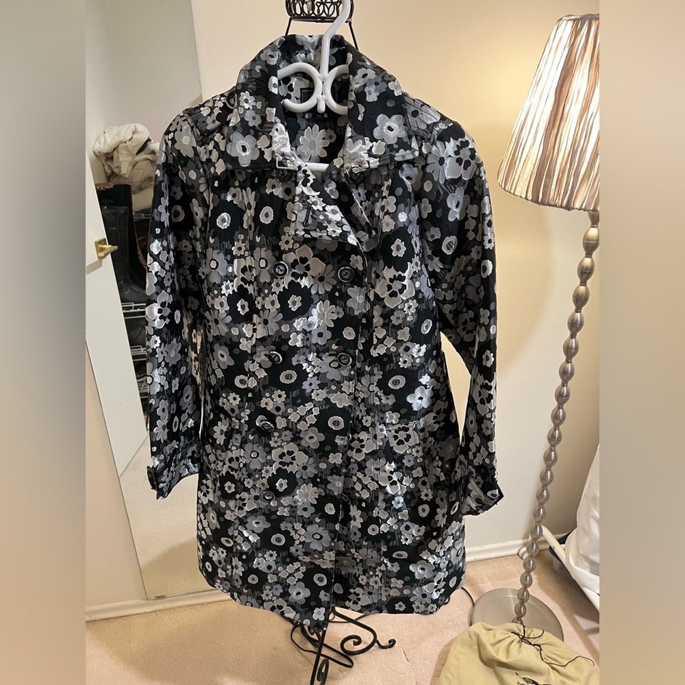 Floral Black and Gray Coat Ubu